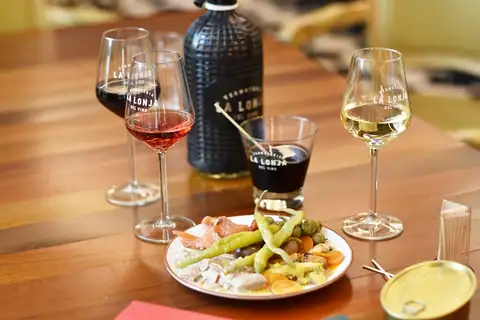 La Lonja del Vino, en Barbastro, foto 4 de 5