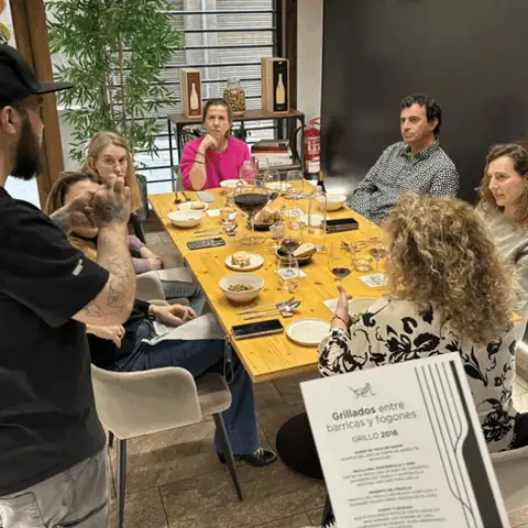 Cartel y fotos de «Grillo & trufa», foto 6 de 7